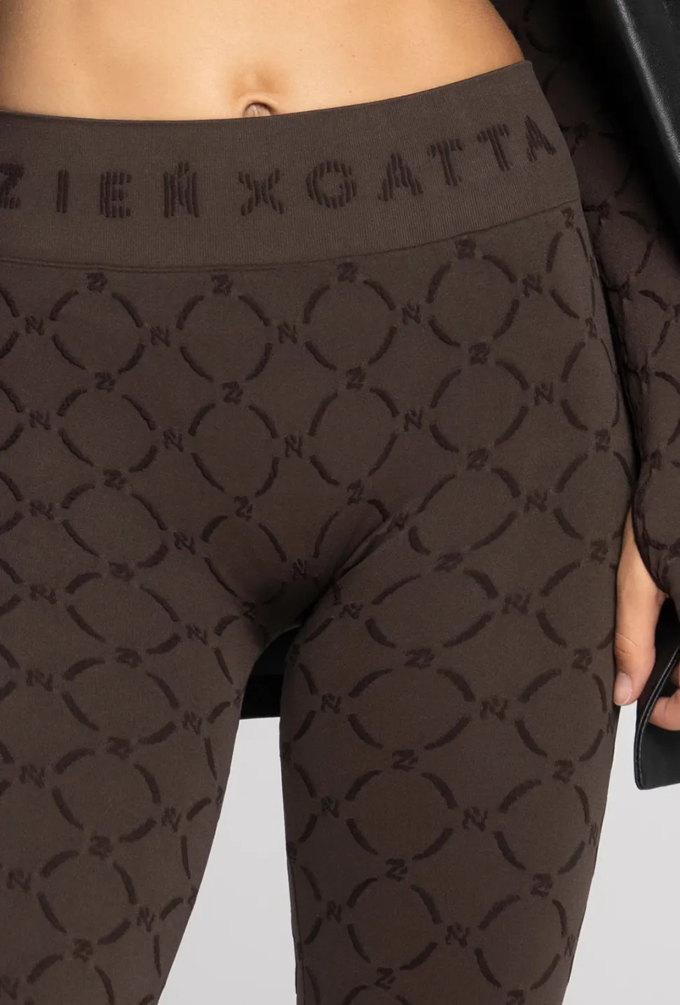Brązowe legginsy Monogram z kolekcji Zień x Gatta