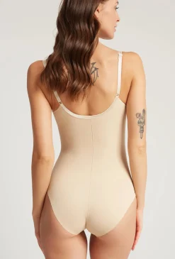Modelujące body pod biust